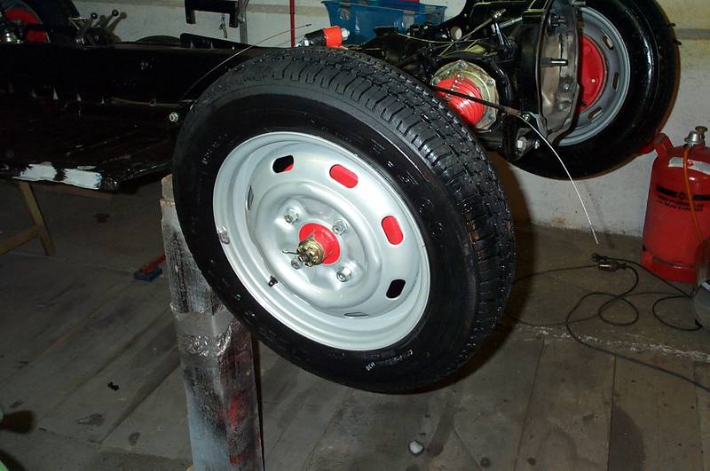 Tests mit meinem Freund Rüdiger haben gezeigt die Originalfelgen sind zu klein für Schlappen